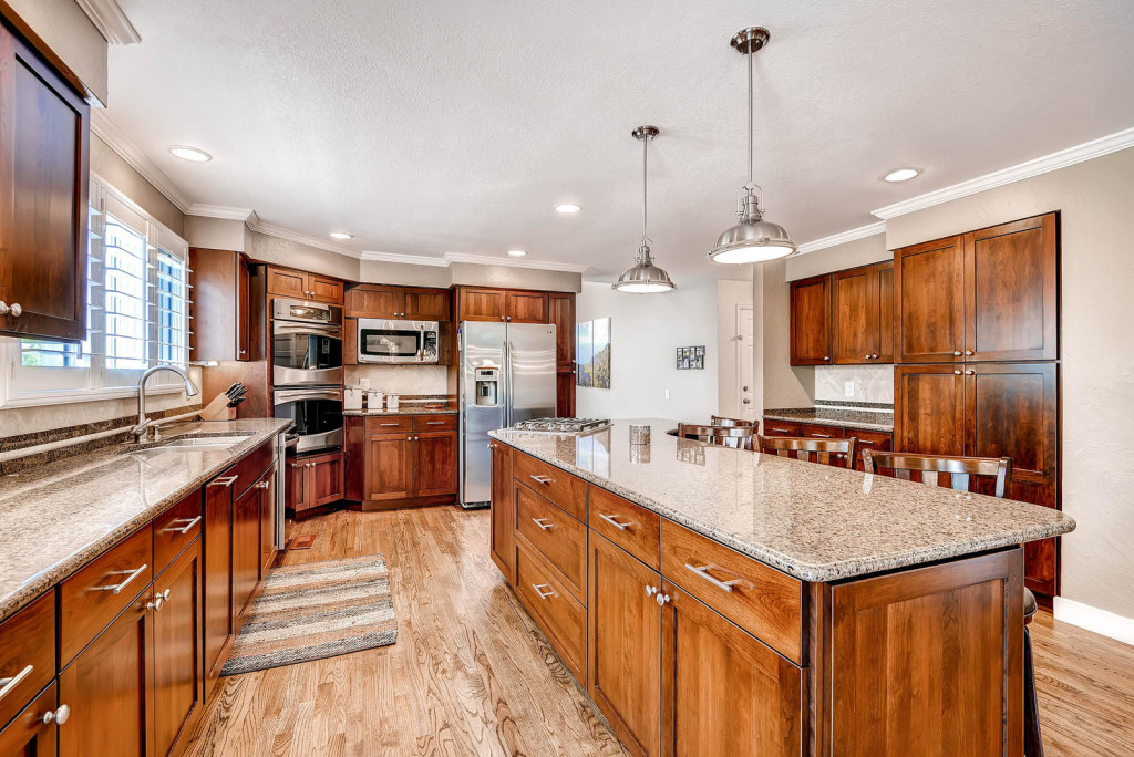 44 Elk Lane Littleton CO 80127-large-011-Kitchen-1499x1000-72dpi