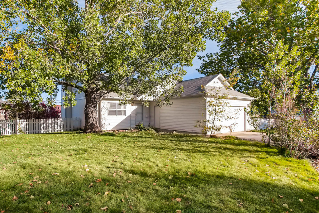 8674 S Yukon St Littleton CO-large-001-5-Exterior Front-1500x1000-72dpi