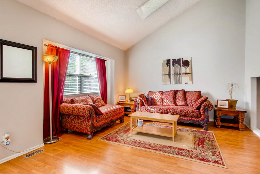 8674 S Yukon St Littleton CO-large-002-11-Living Room-1500x1000-72dpi