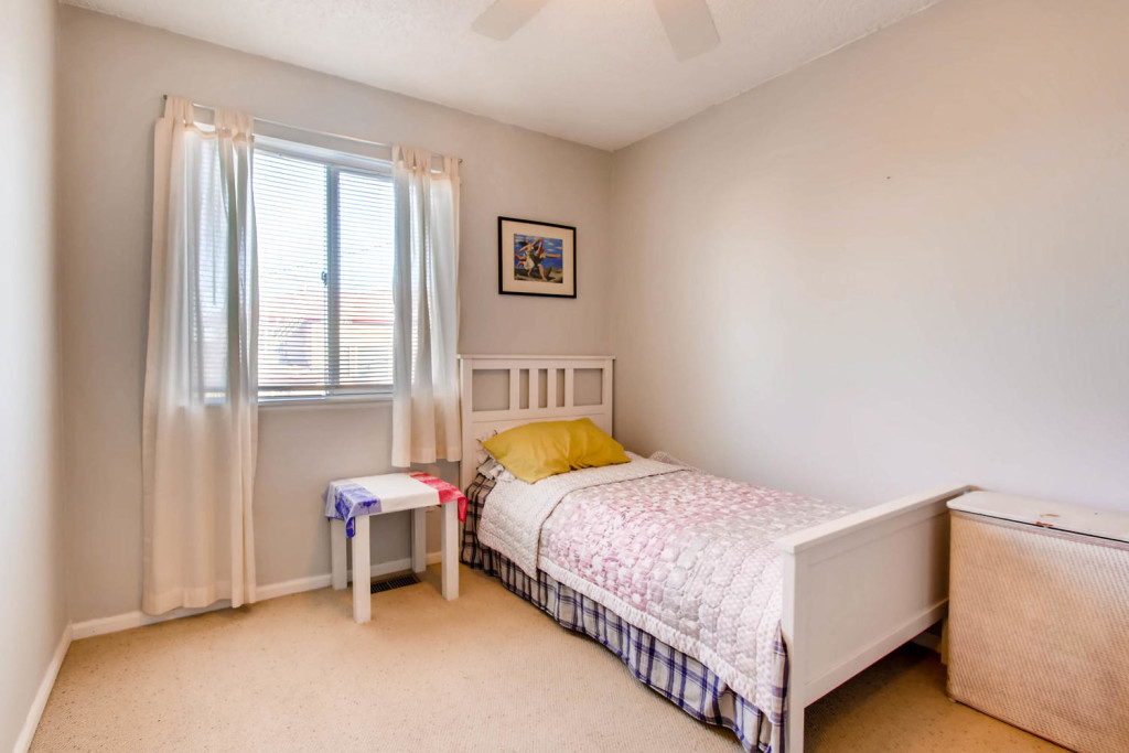 8674 S Yukon St Littleton CO-large-008-1-2nd Floor Bedroom-1500x1000-72dpi