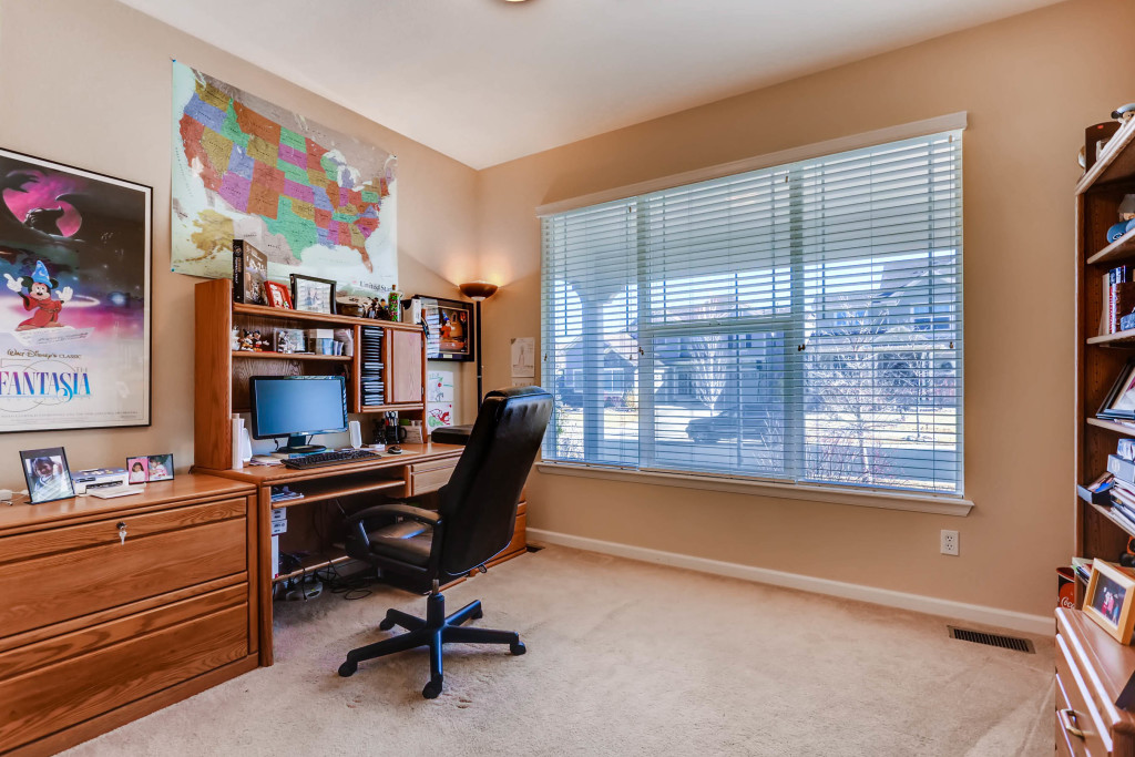 11609 S Flower Mound Way-print-020-21-4th bedroom on main with-2700x1800-300dpi