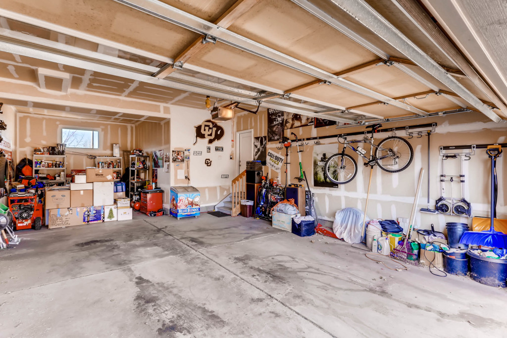 11609 S Flower Mound Way-print-028-20-3 Car Garage-2700x1800-300dpi