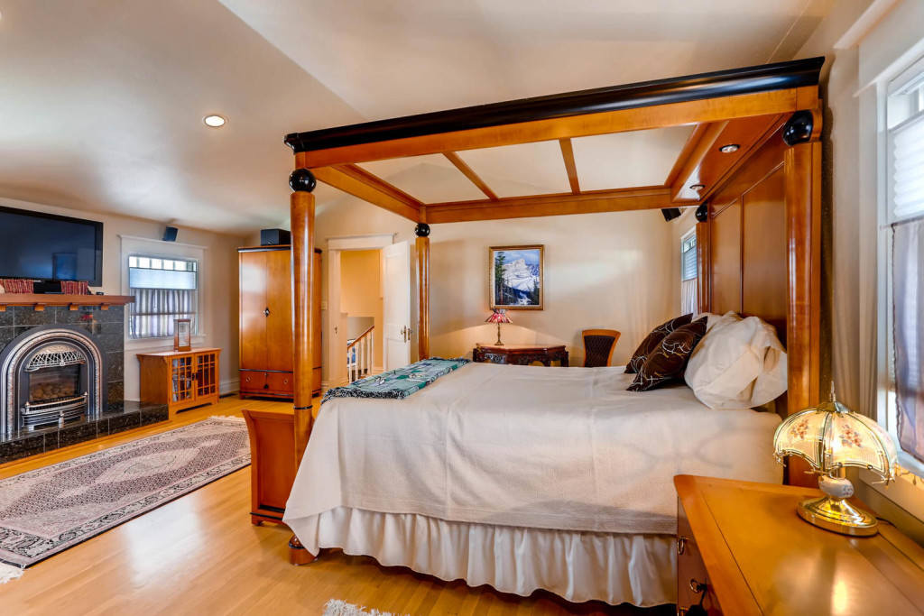 965 S High St Denver CO 80209-large-024-21-2nd Floor Master Bedroom-1500x1000-72dpi