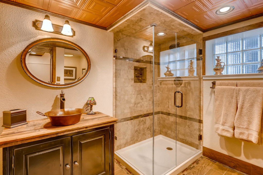 965 S High St Denver CO 80209-large-031-31-Lower Level Bathroom-1500x1000-72dpi
